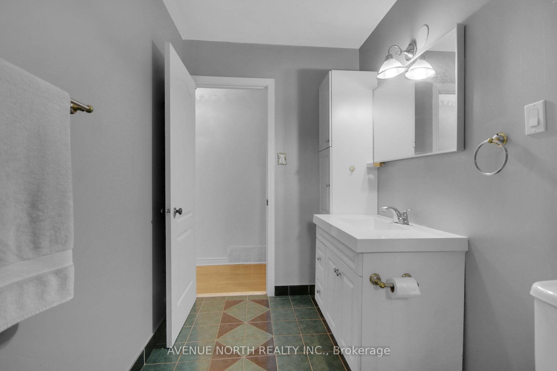 Photo 23 of 1254 Heron Road, Ottawa, Ridgemont — HOMEH