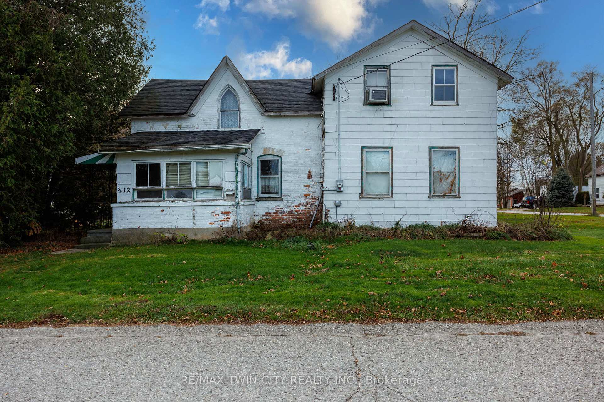 Front of 3112 Arthur Street S