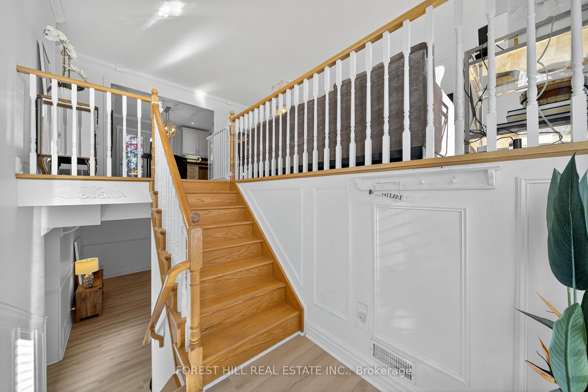 Photo 4 of 694 Cedar Path, Innisfil, Alcona — HOMEH