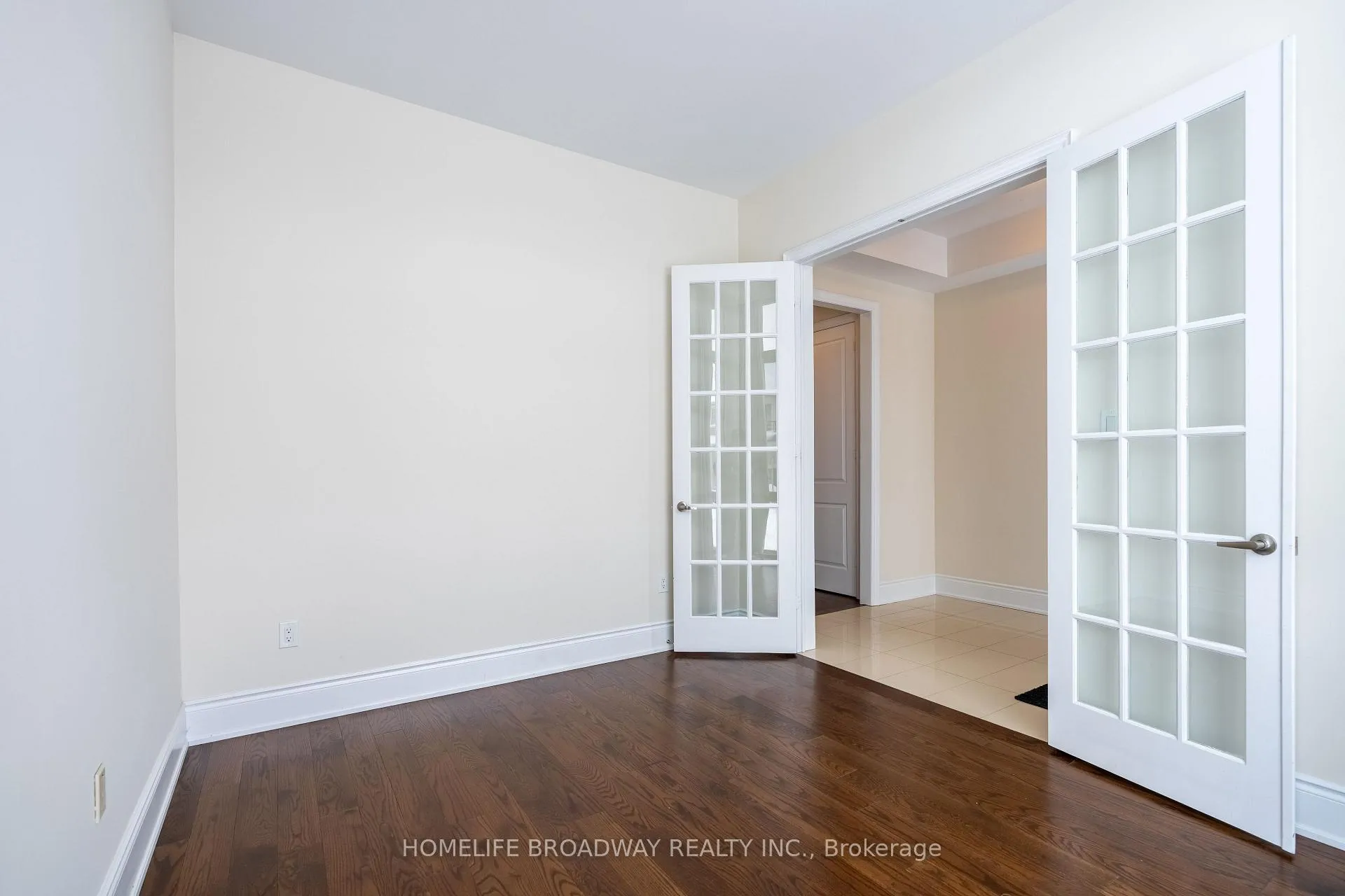 Photo 5 of 166 Conklin Crescent, Aurora, Rural Aurora — HOMEH