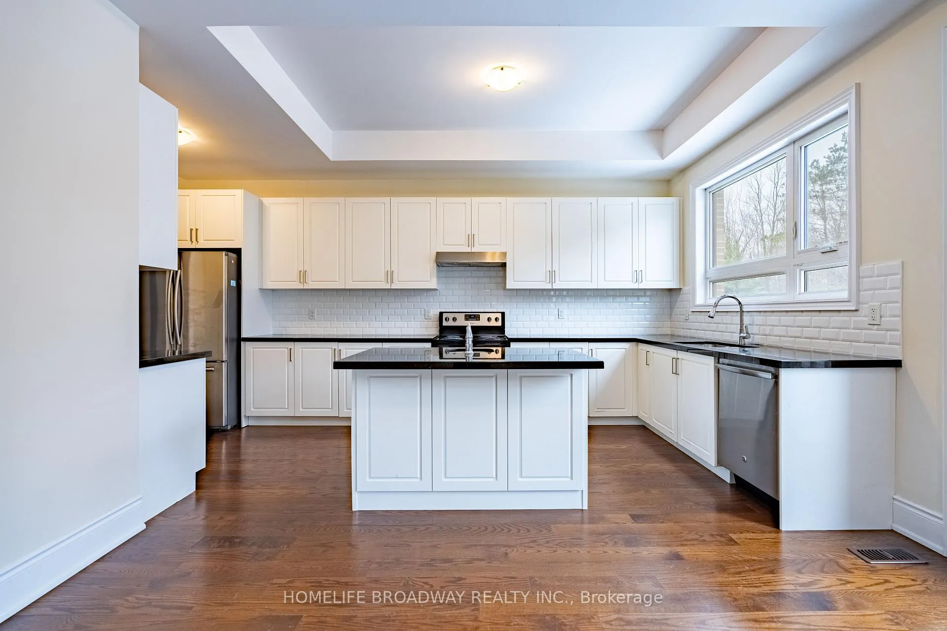 Photo 13 of 166 Conklin Crescent, Aurora, Rural Aurora — HOMEH