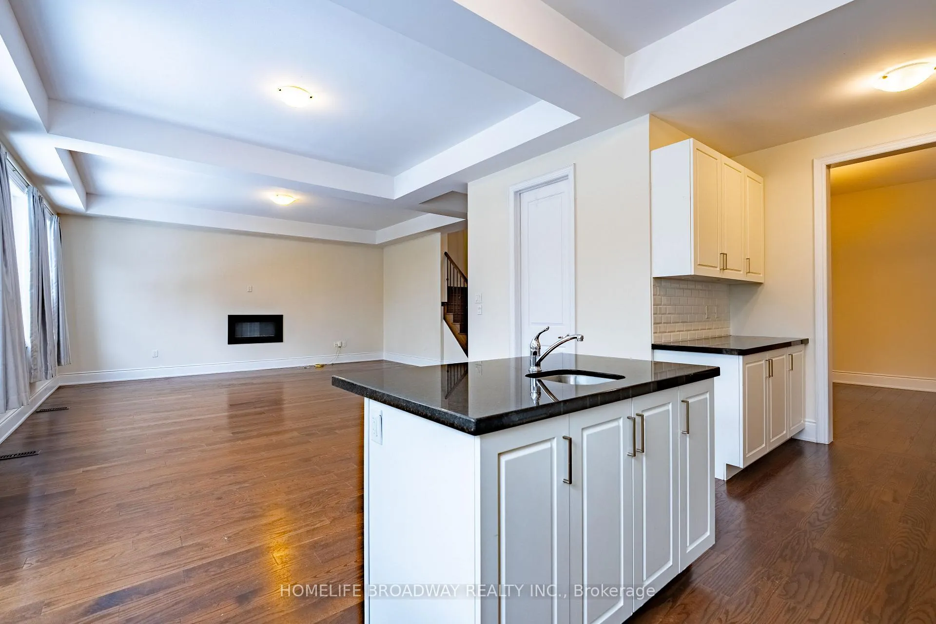 Photo 16 of 166 Conklin Crescent, Aurora, Rural Aurora — HOMEH