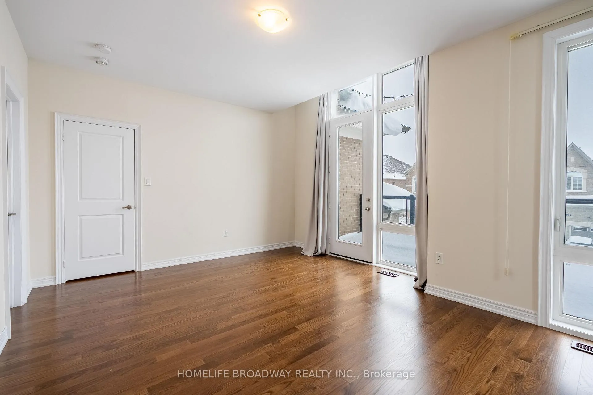 Photo 35 of 166 Conklin Crescent, Aurora, Rural Aurora — HOMEH