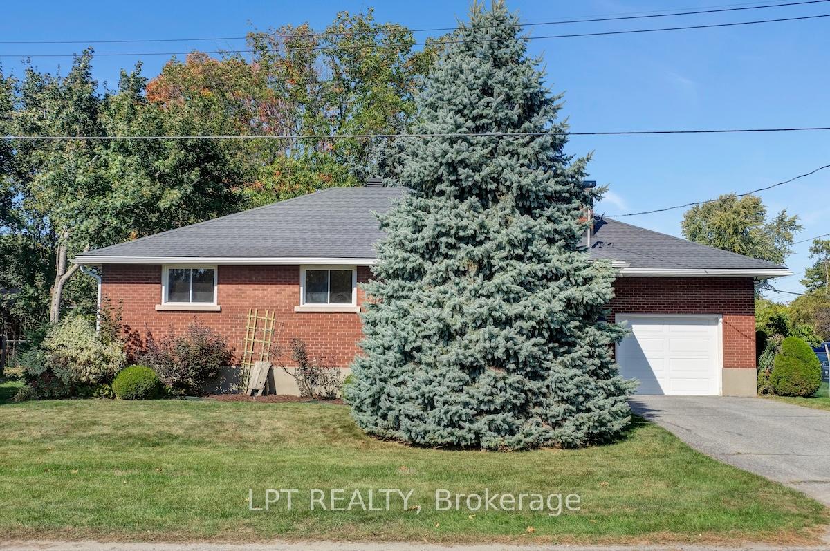 Photo 2 of 151 Oakridge Boulevard, Ottawa, Meadowlands/Crestview — HOMEH