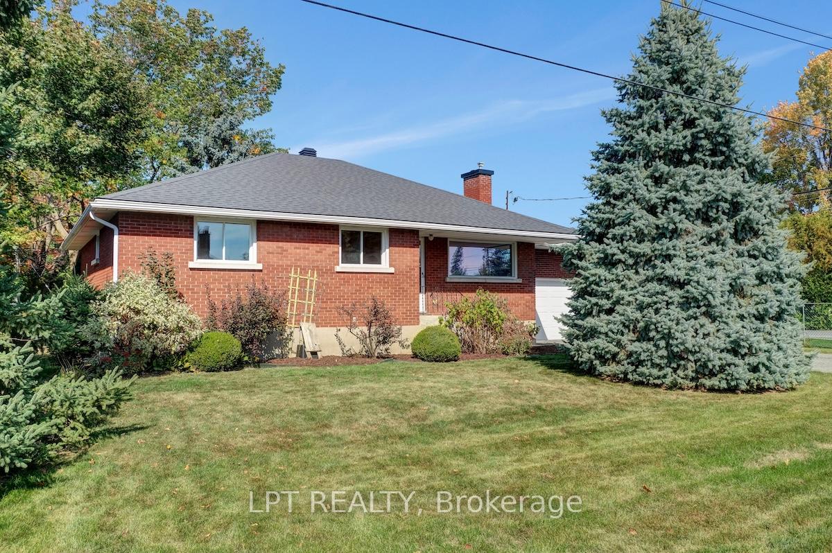 Photo 3 of 151 Oakridge Boulevard, Ottawa, Meadowlands/Crestview — HOMEH