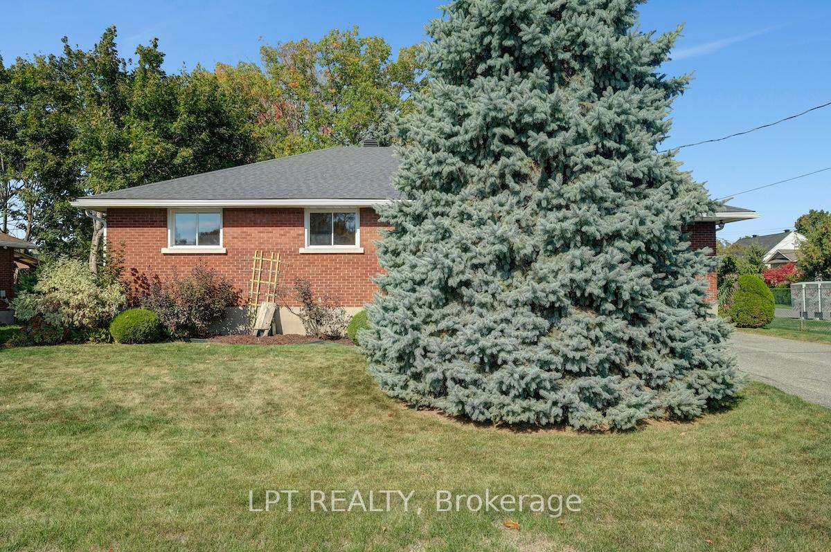 Photo 5 of 151 Oakridge Boulevard, Ottawa, Meadowlands/Crestview — HOMEH
