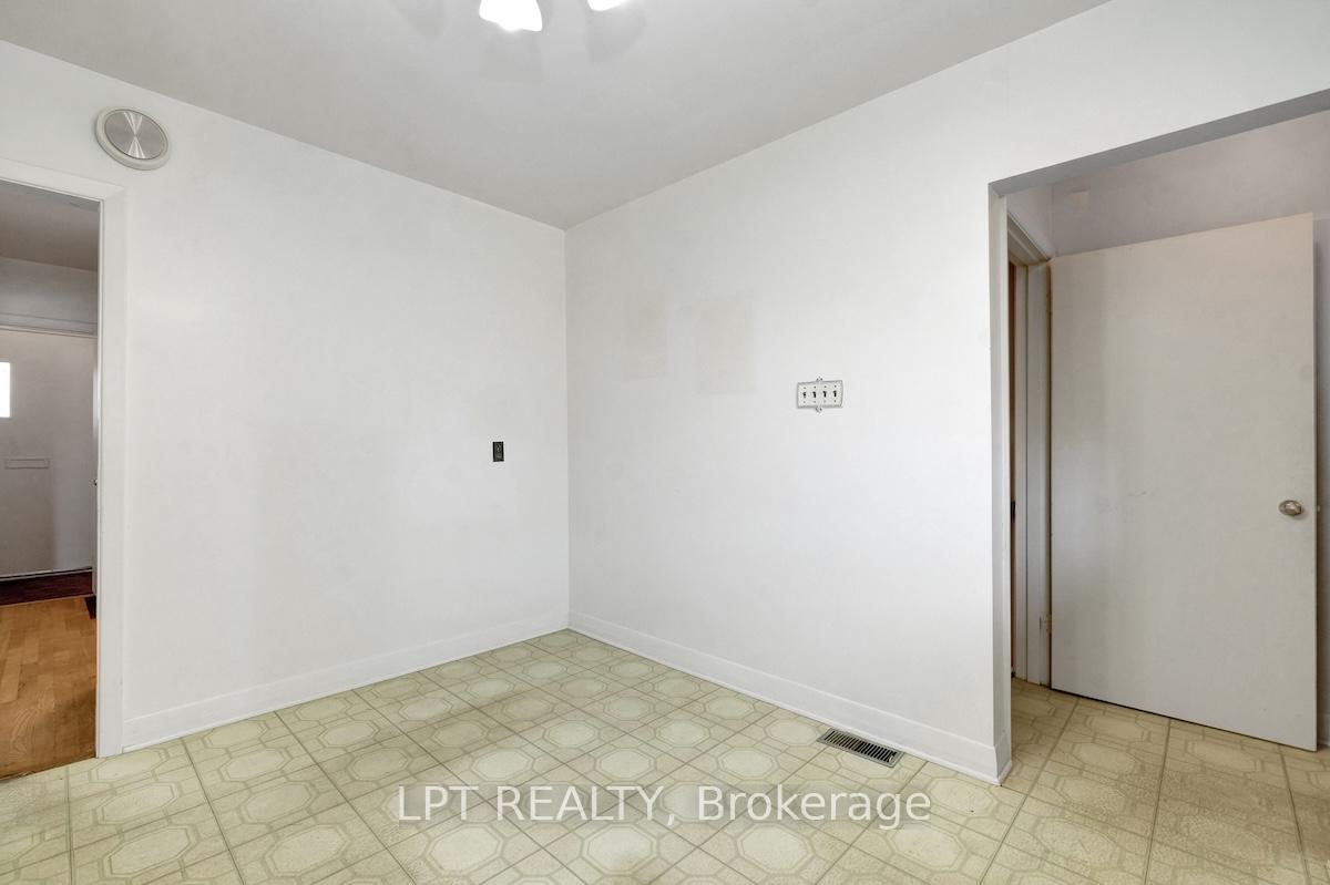 Photo 13 of 151 Oakridge Boulevard, Ottawa, Meadowlands/Crestview — HOMEH