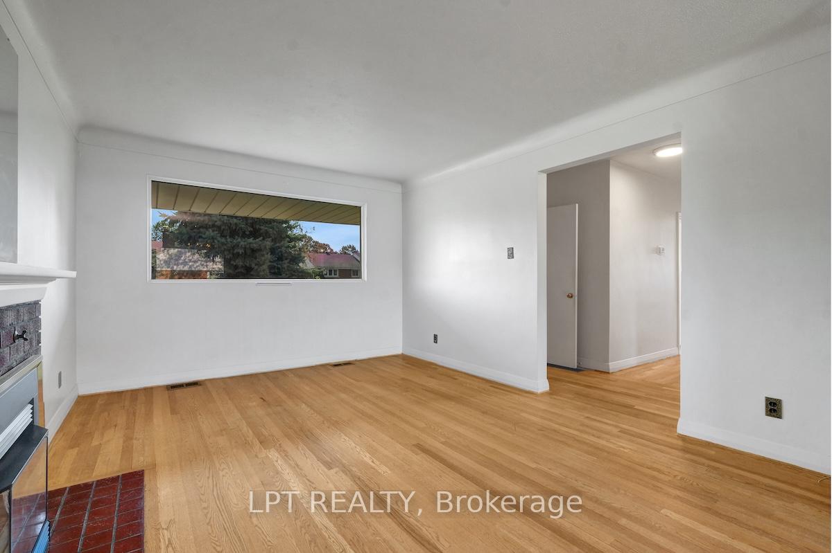 Photo 20 of 151 Oakridge Boulevard, Ottawa, Meadowlands/Crestview — HOMEH