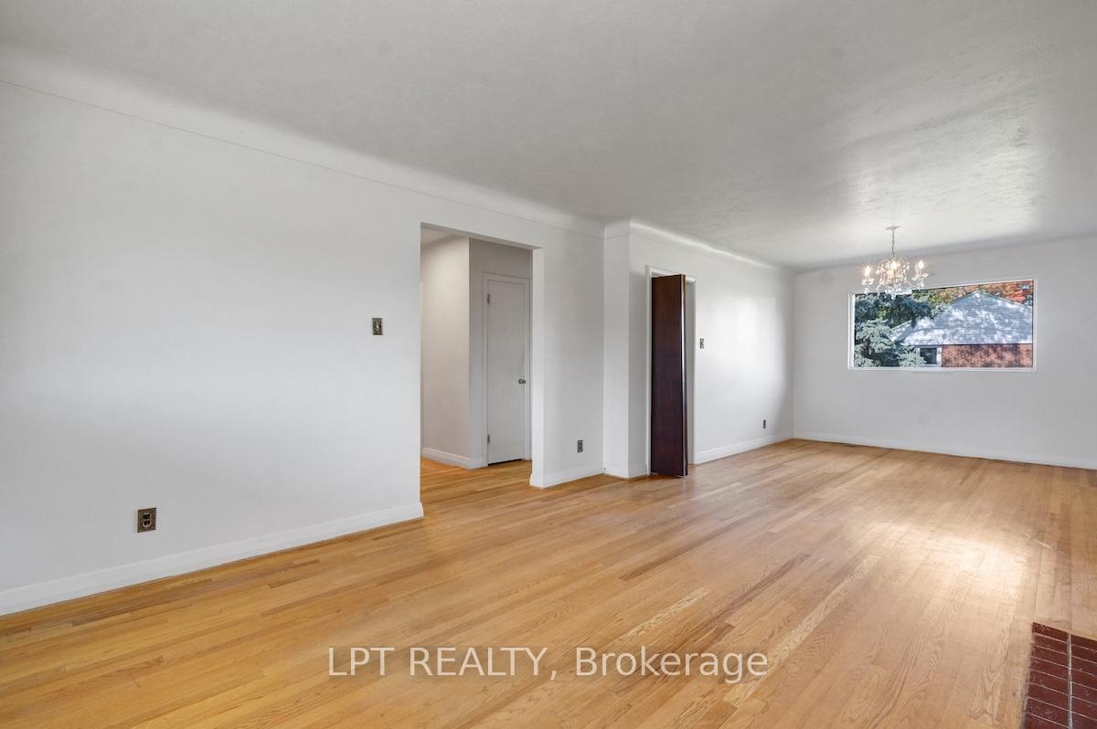 Photo 21 of 151 Oakridge Boulevard, Ottawa, Meadowlands/Crestview — HOMEH