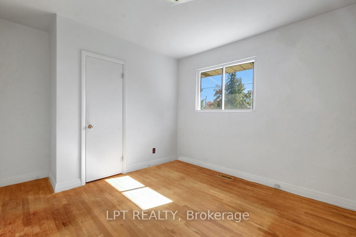 Photo 26 of 151 Oakridge Boulevard, Ottawa, Meadowlands/Crestview — HOMEH