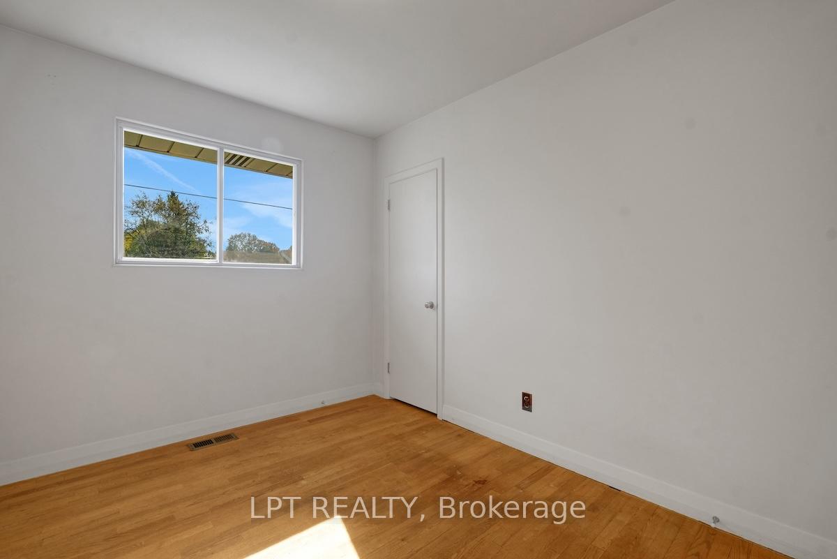 Photo 28 of 151 Oakridge Boulevard, Ottawa, Meadowlands/Crestview — HOMEH