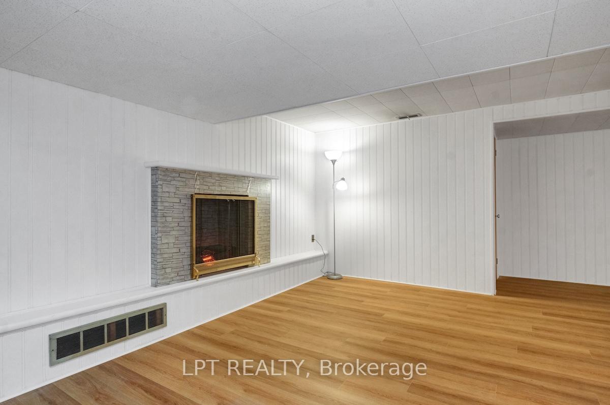 Photo 31 of 151 Oakridge Boulevard, Ottawa, Meadowlands/Crestview — HOMEH