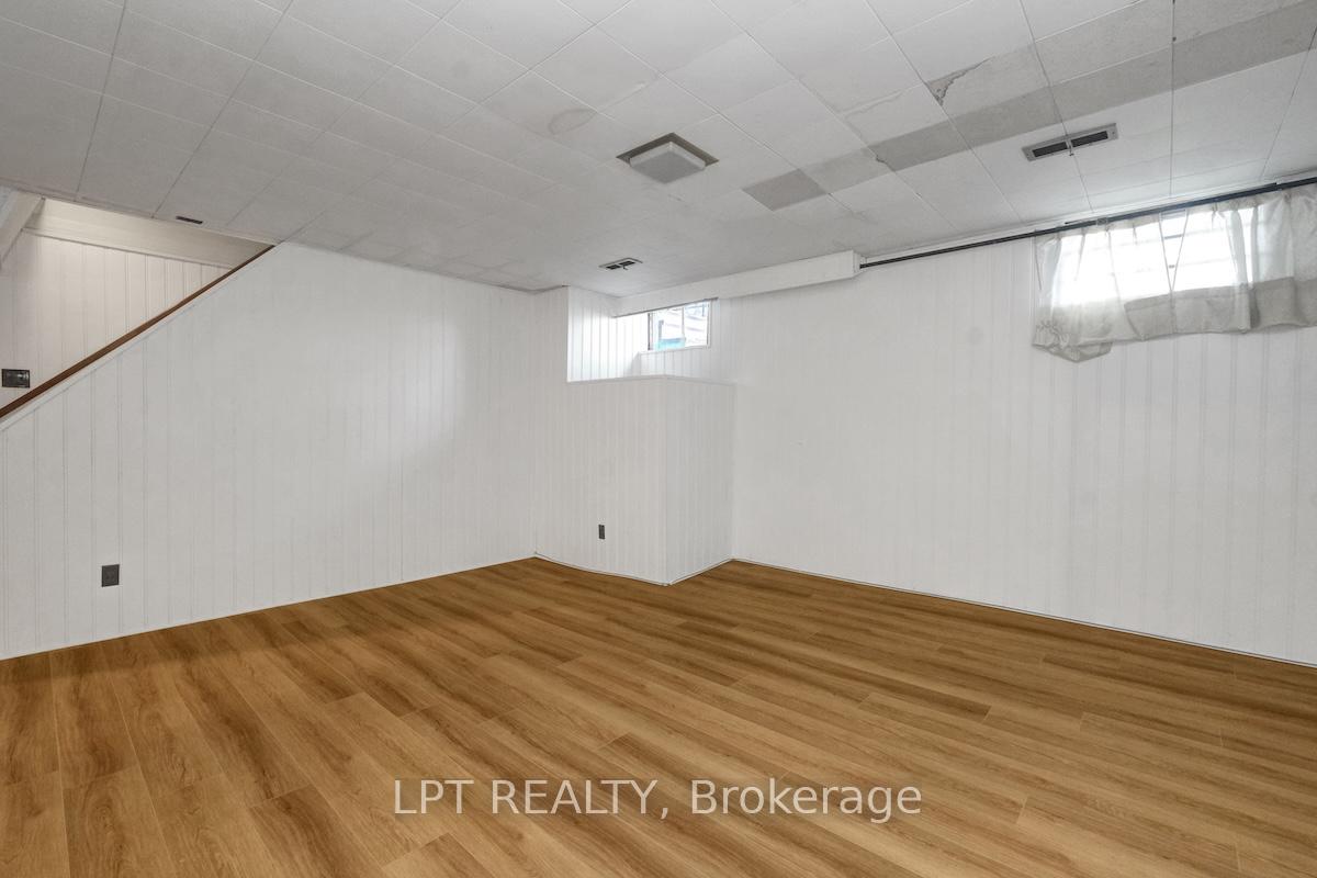 Photo 33 of 151 Oakridge Boulevard, Ottawa, Meadowlands/Crestview — HOMEH