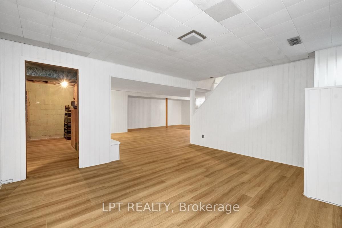 Photo 34 of 151 Oakridge Boulevard, Ottawa, Meadowlands/Crestview — HOMEH