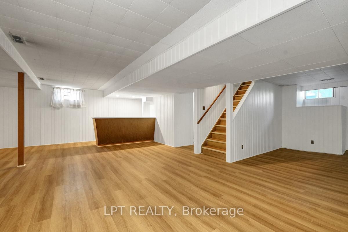 Photo 35 of 151 Oakridge Boulevard, Ottawa, Meadowlands/Crestview — HOMEH