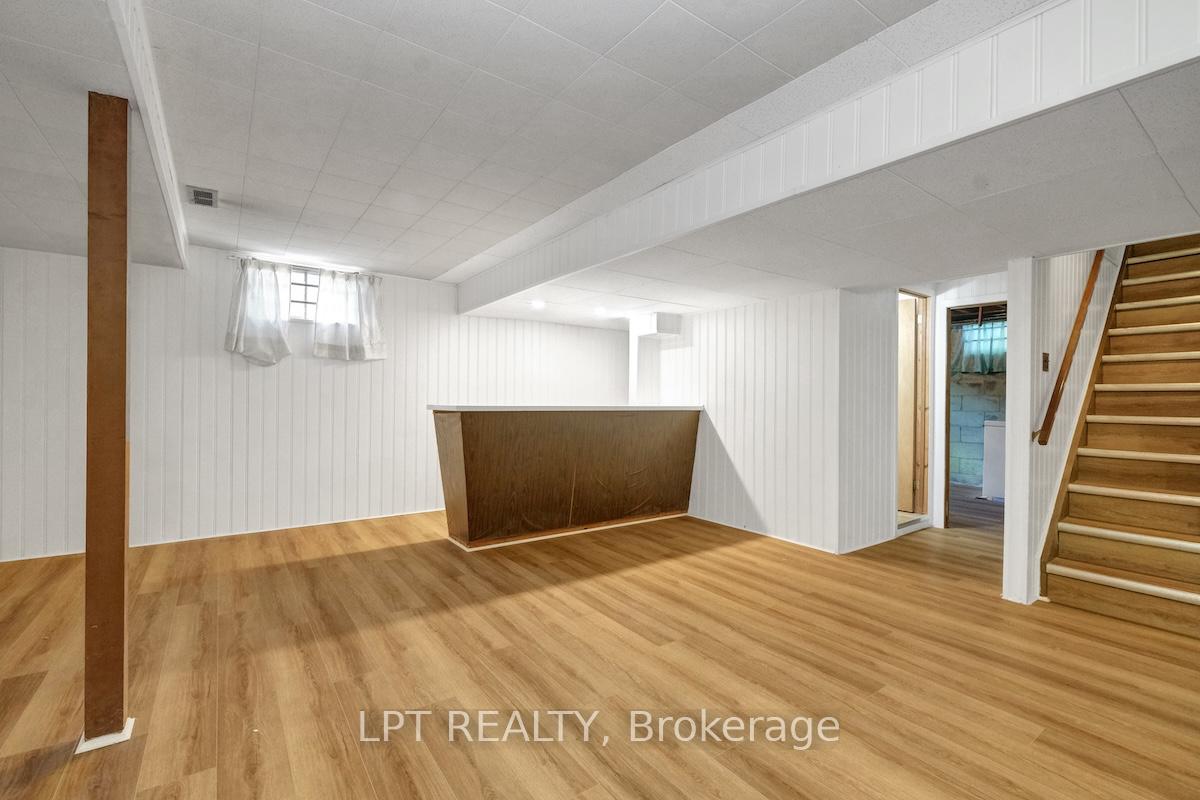 Photo 36 of 151 Oakridge Boulevard, Ottawa, Meadowlands/Crestview — HOMEH