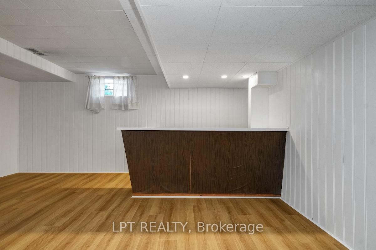 Photo 37 of 151 Oakridge Boulevard, Ottawa, Meadowlands/Crestview — HOMEH