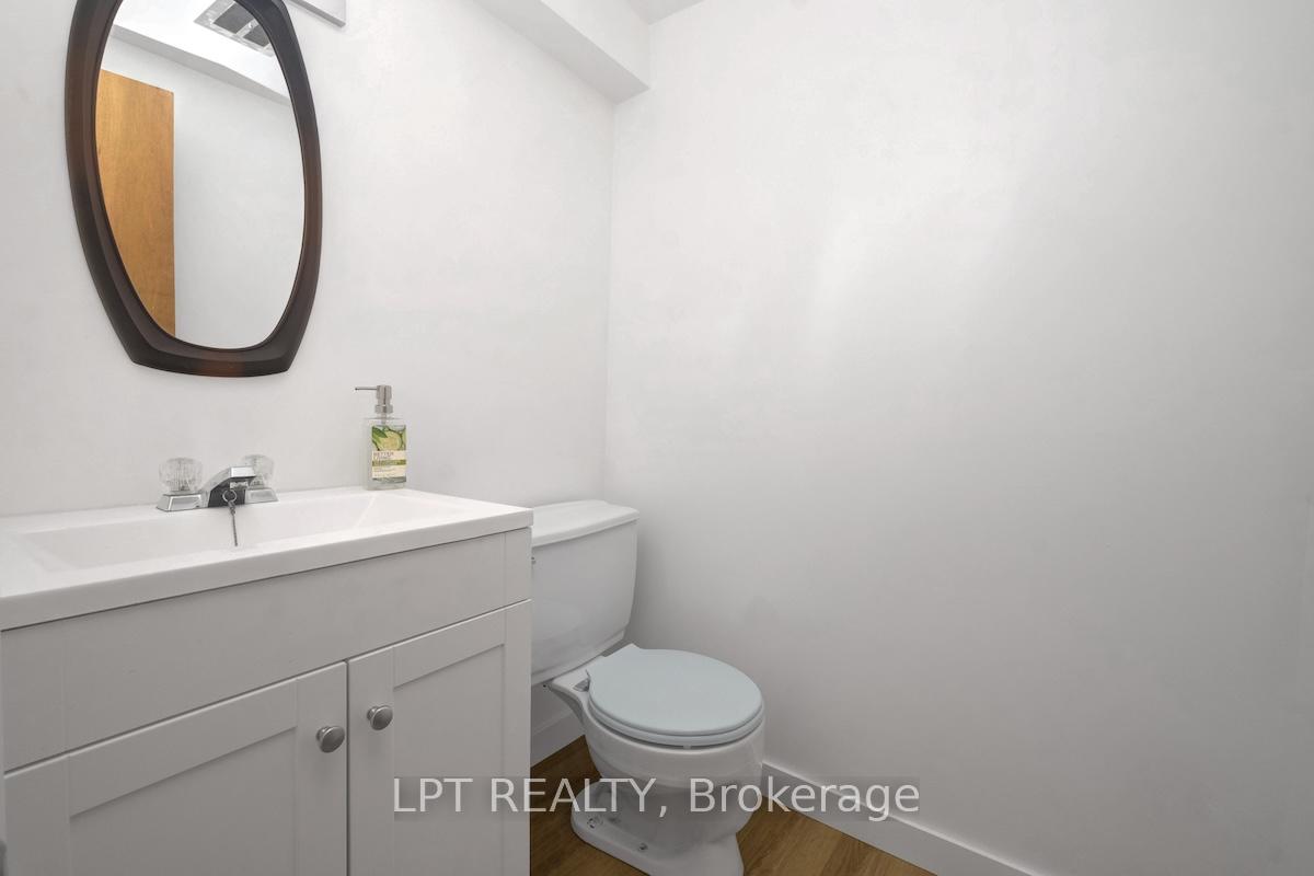 Photo 38 of 151 Oakridge Boulevard, Ottawa, Meadowlands/Crestview — HOMEH