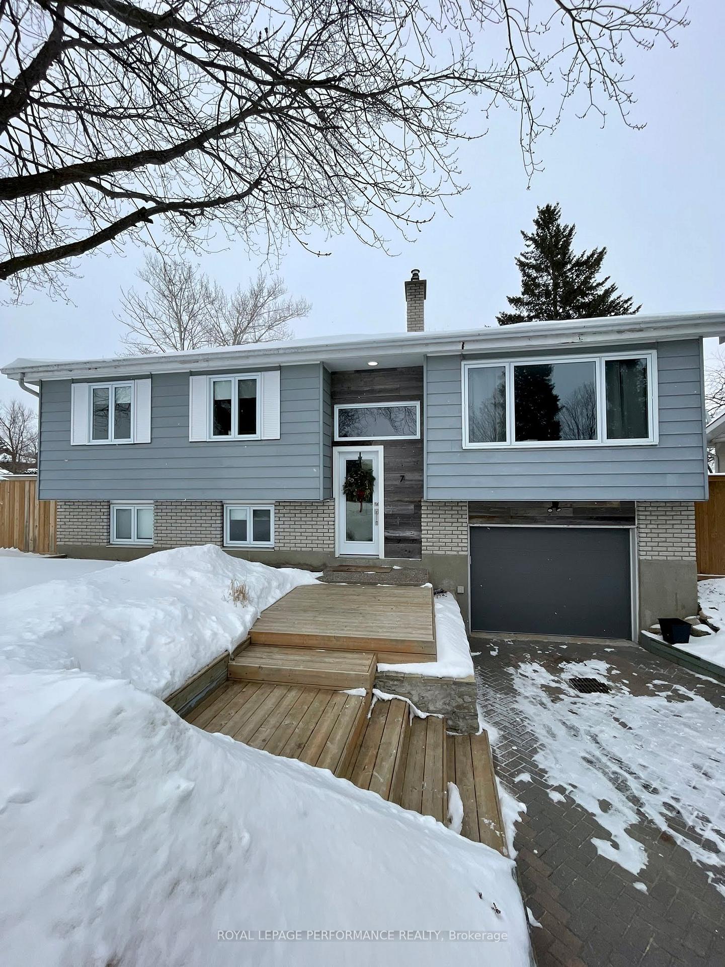 Photo 1 of 7 Lentini Way, Ottawa, Meadowlands/St. Claire Gardens — HOMEH