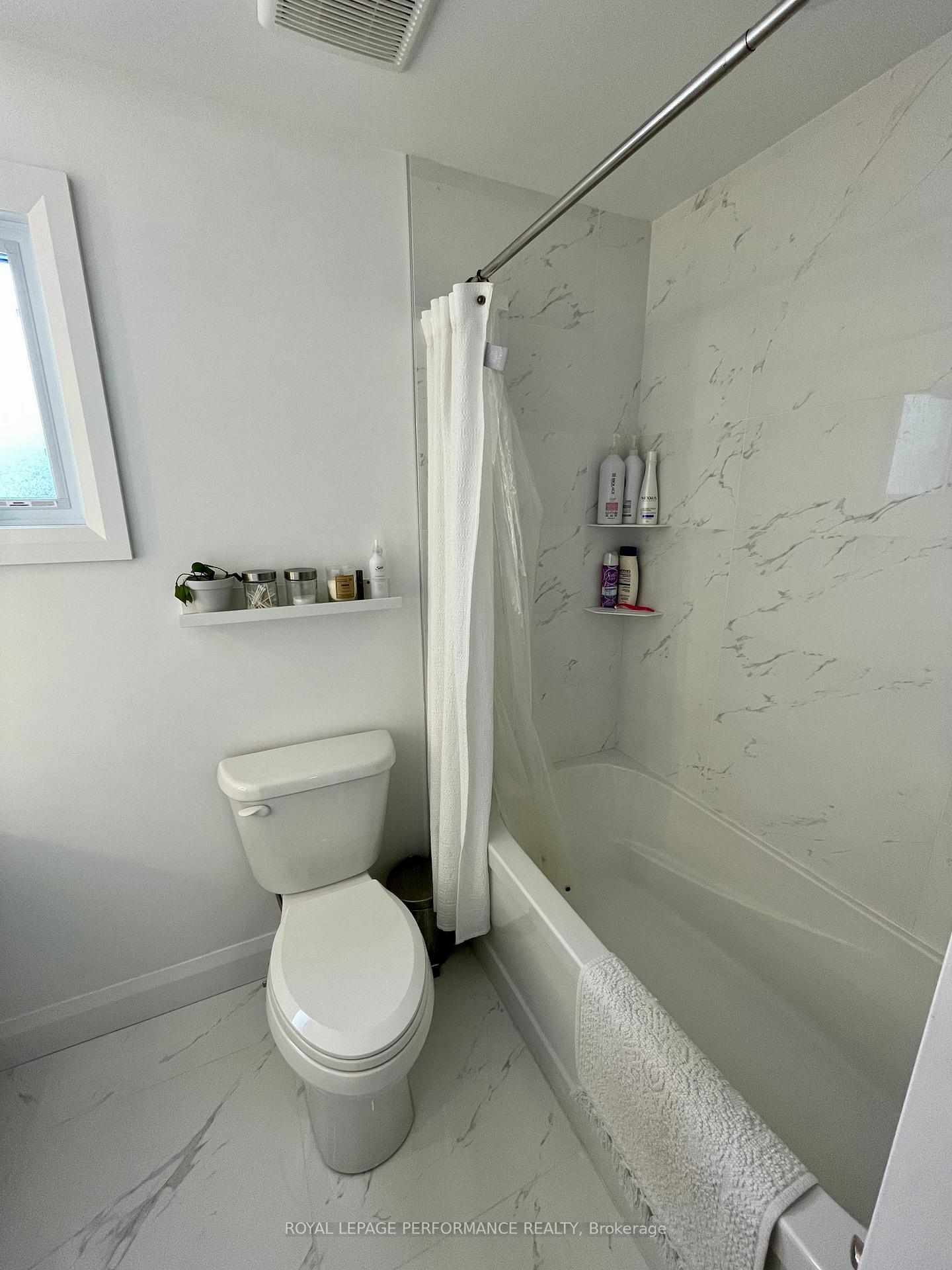 Photo 10 of 7 Lentini Way, Ottawa, Meadowlands/St. Claire Gardens — HOMEH