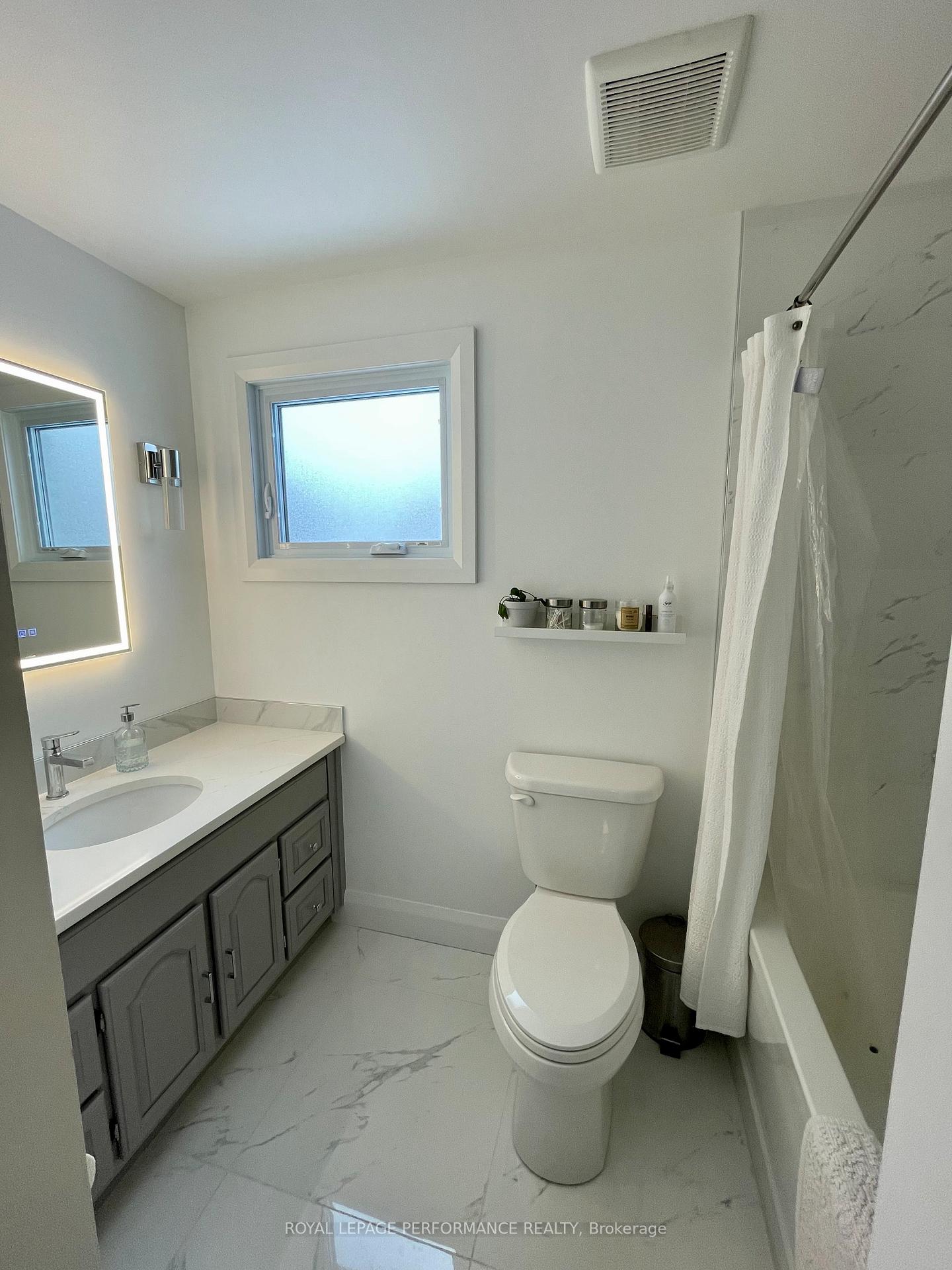Photo 11 of 7 Lentini Way, Ottawa, Meadowlands/St. Claire Gardens — HOMEH