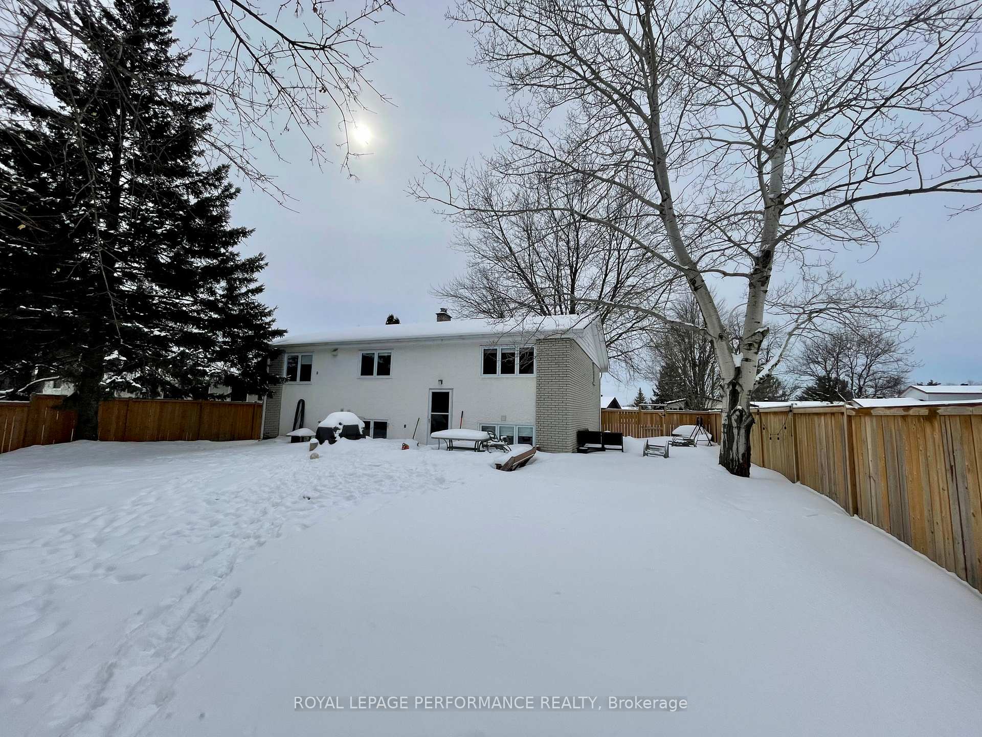 Photo 21 of 7 Lentini Way, Ottawa, Meadowlands/St. Claire Gardens — HOMEH
