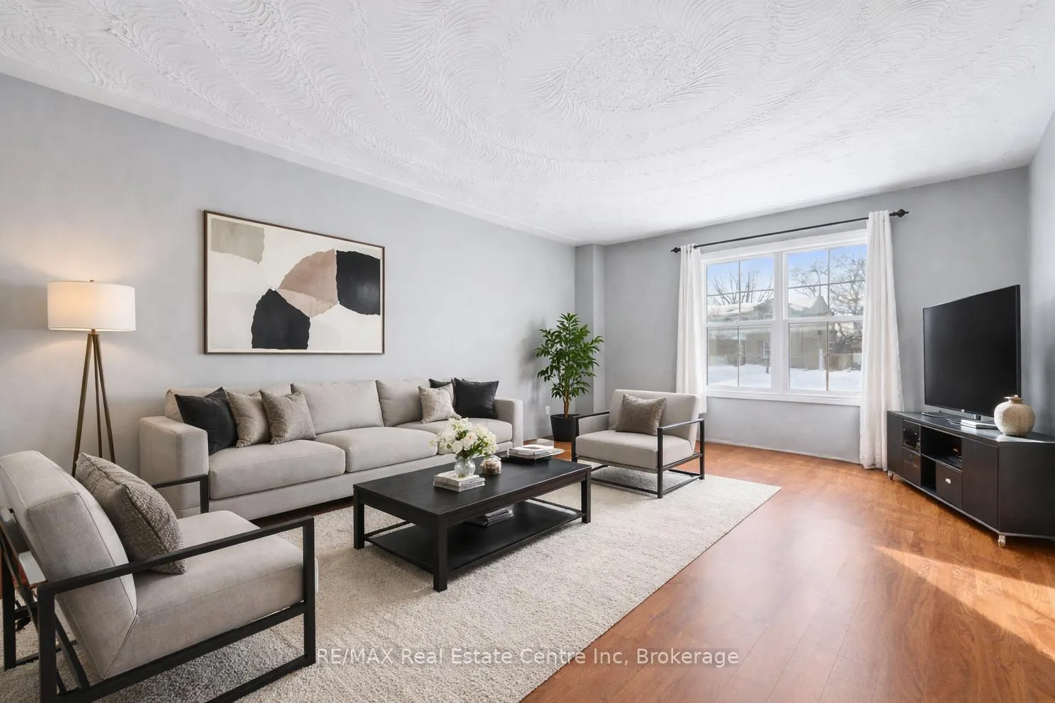 Photo 1 of 14 Pipers Green Court, Kitchener — HOMEH