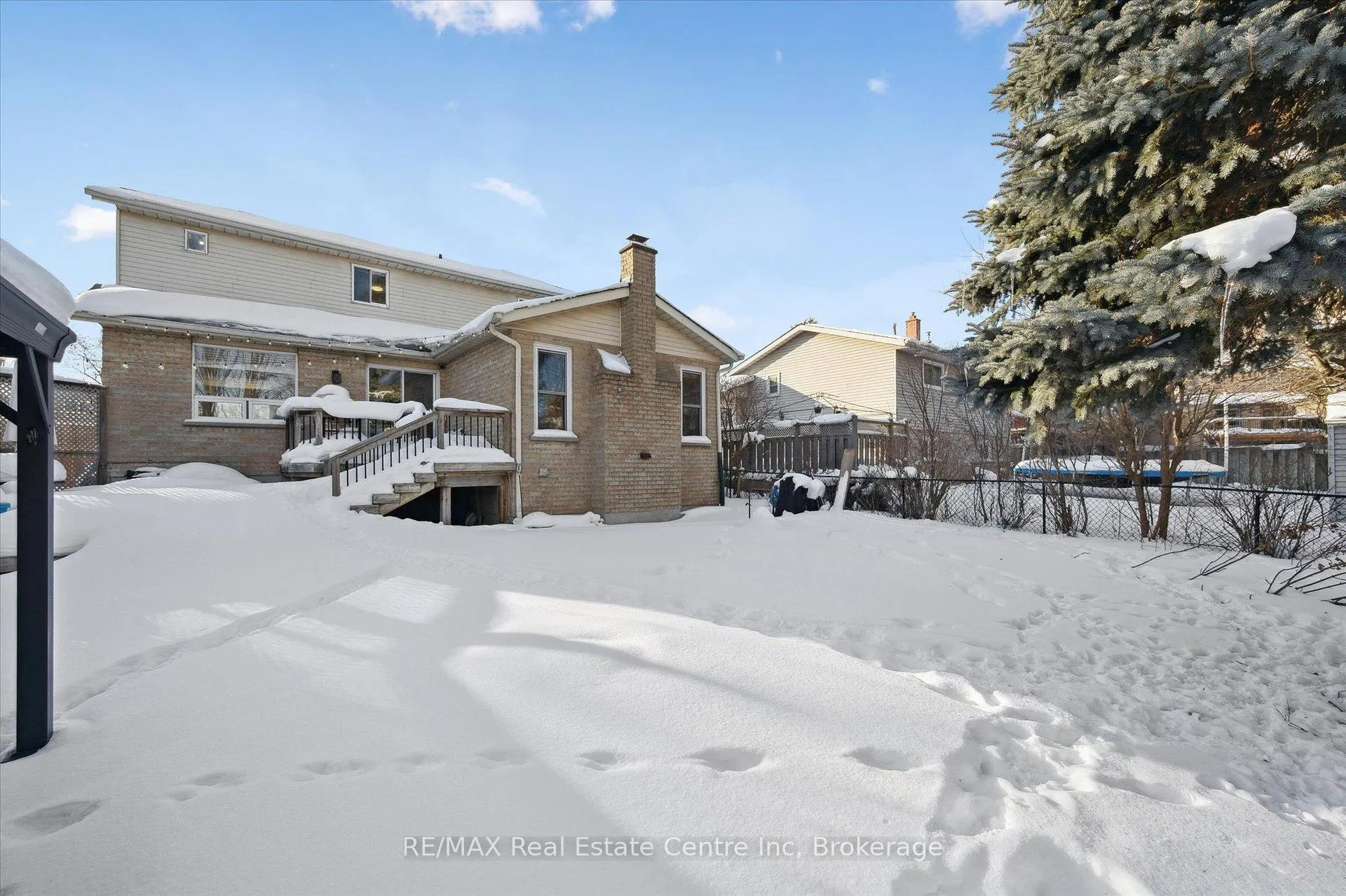 Photo 16 of 14 Pipers Green Court, Kitchener — HOMEH