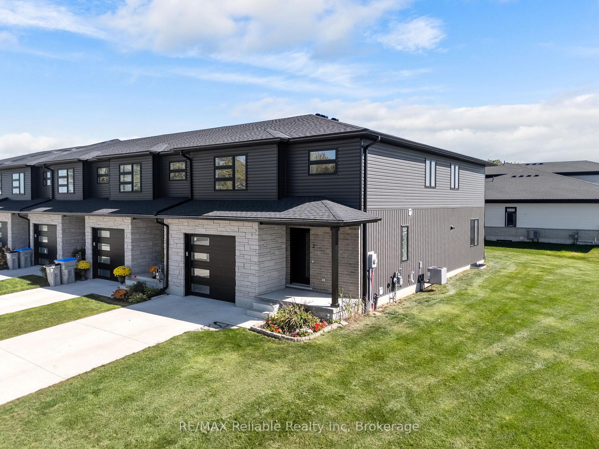 Photo 3 of 2 Linda Drive, Huron East, Seaforth — HOMEH