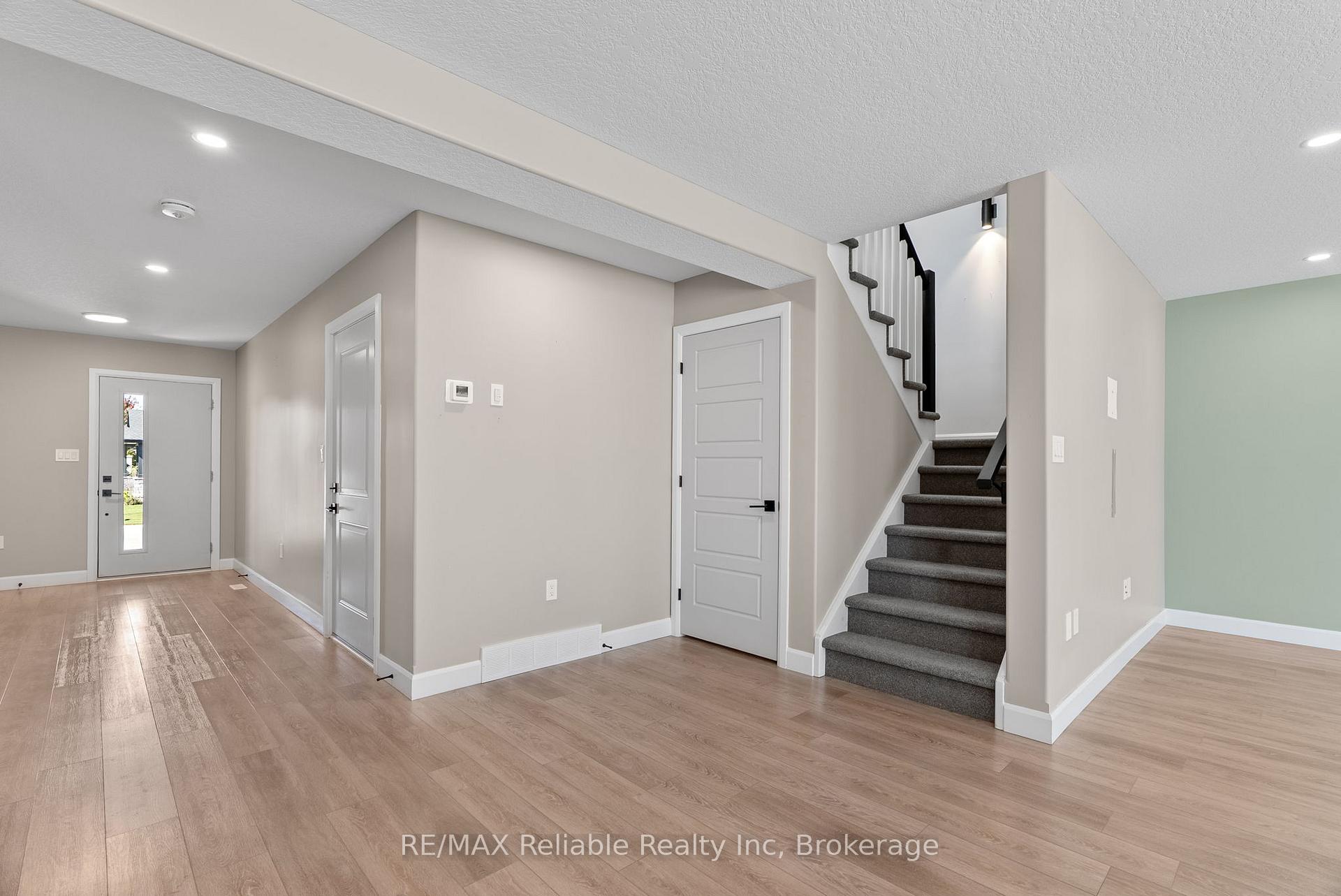 Photo 10 of 2 Linda Drive, Huron East, Seaforth — HOMEH