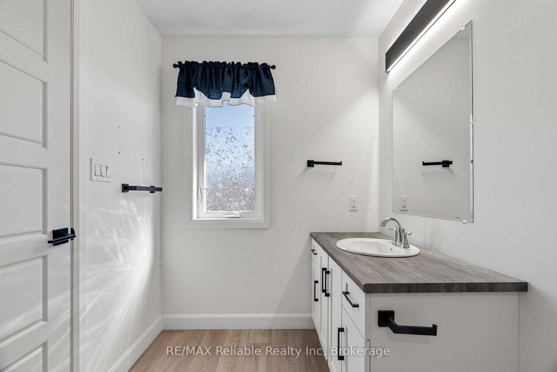 Photo 28 of 2 Linda Drive, Huron East, Seaforth — HOMEH