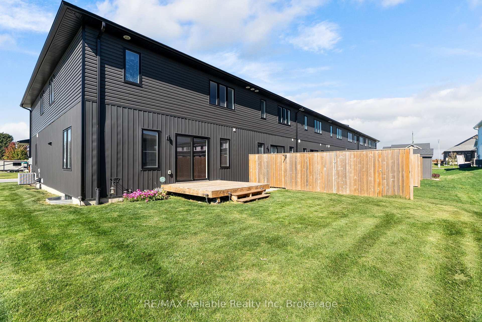 Photo 32 of 2 Linda Drive, Huron East, Seaforth — HOMEH