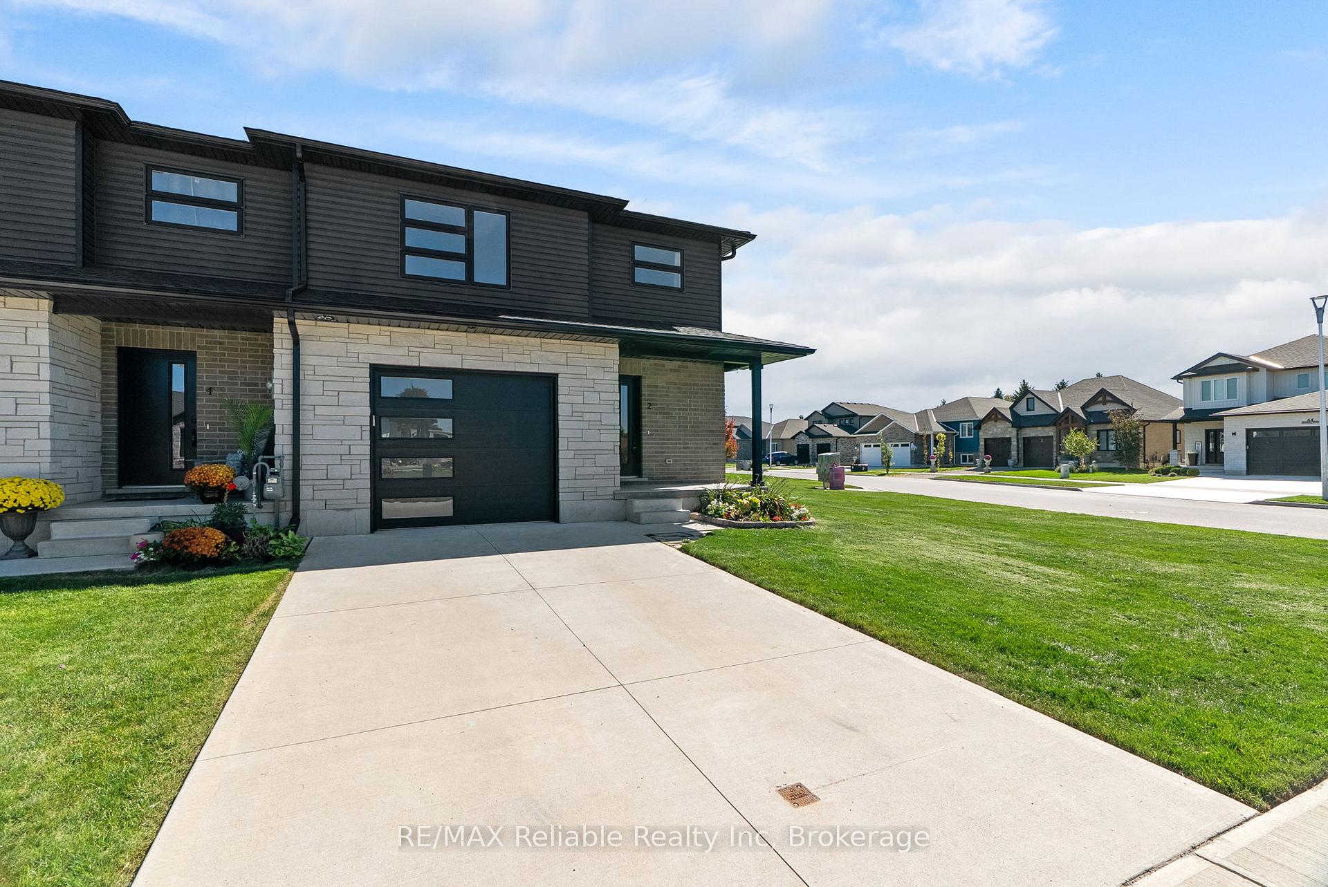 Photo 34 of 2 Linda Drive, Huron East, Seaforth — HOMEH