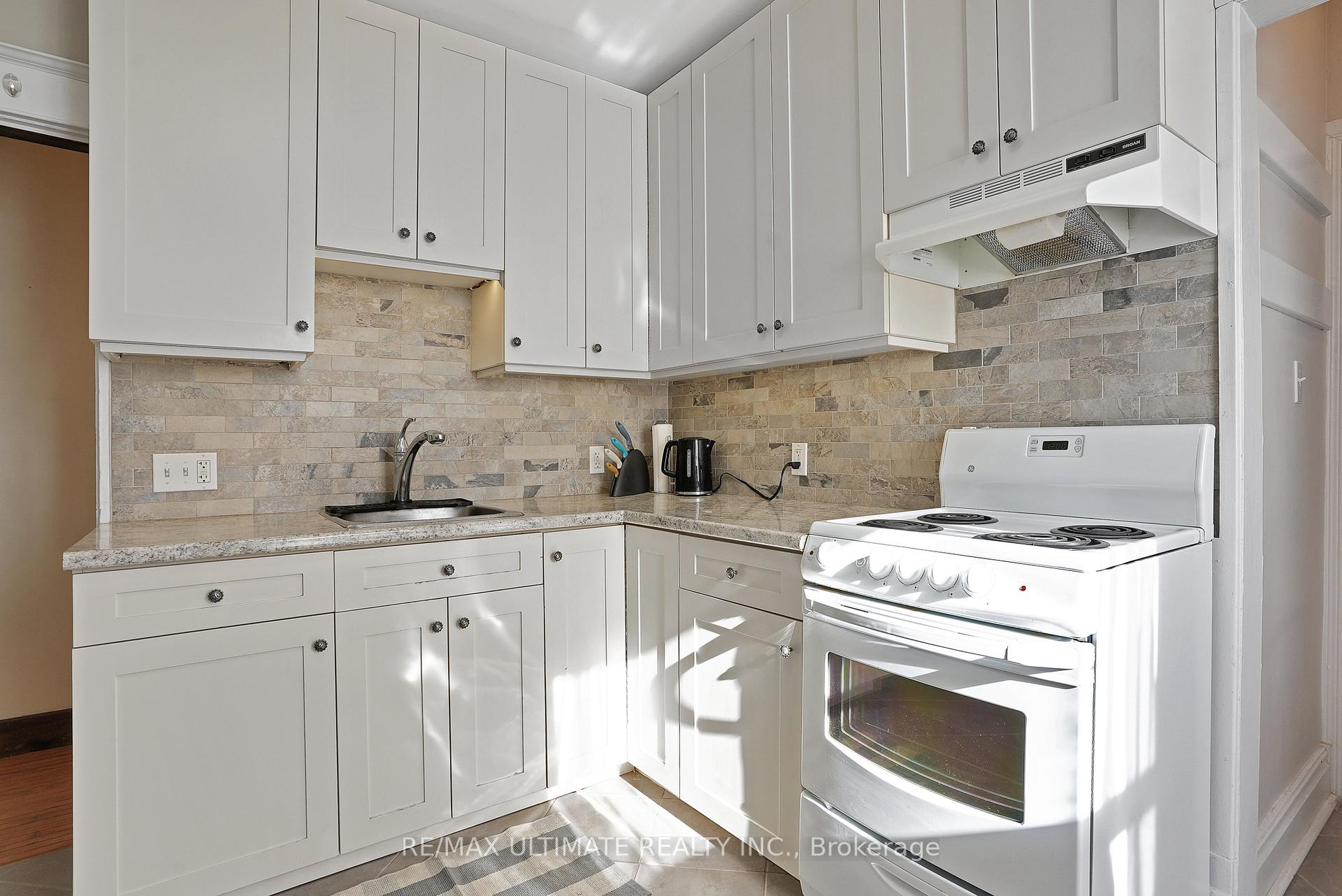 Photo 8 of Unit 2, 67 Moore Avenue, Kitchener — HOMEH