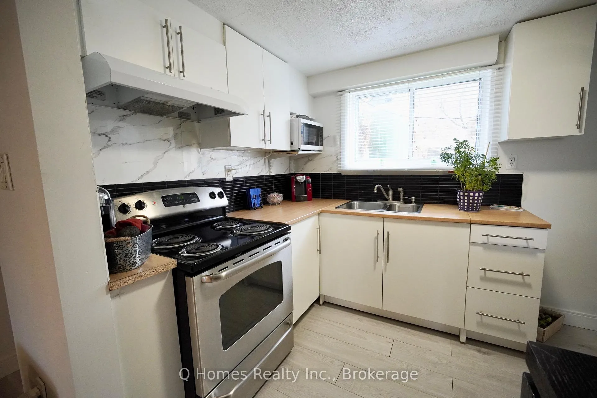 Photo 5 of Unit Basement, 2562 Leonard Street, Innisfil, Rural Innisfil — HOMEH