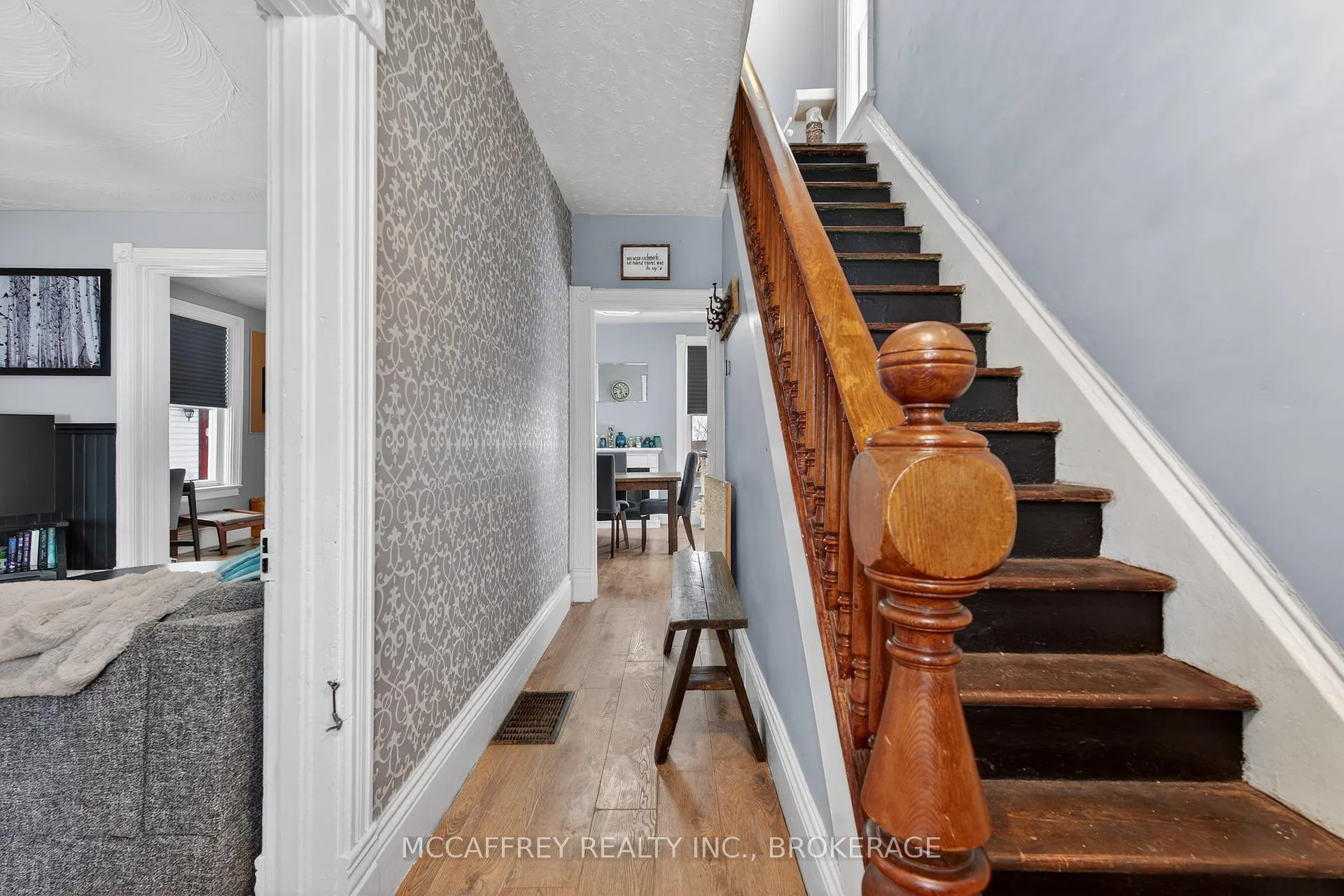 Photo 4 of 422 Thomas Street, Deseronto, Deseronto (Town) — HOMEH