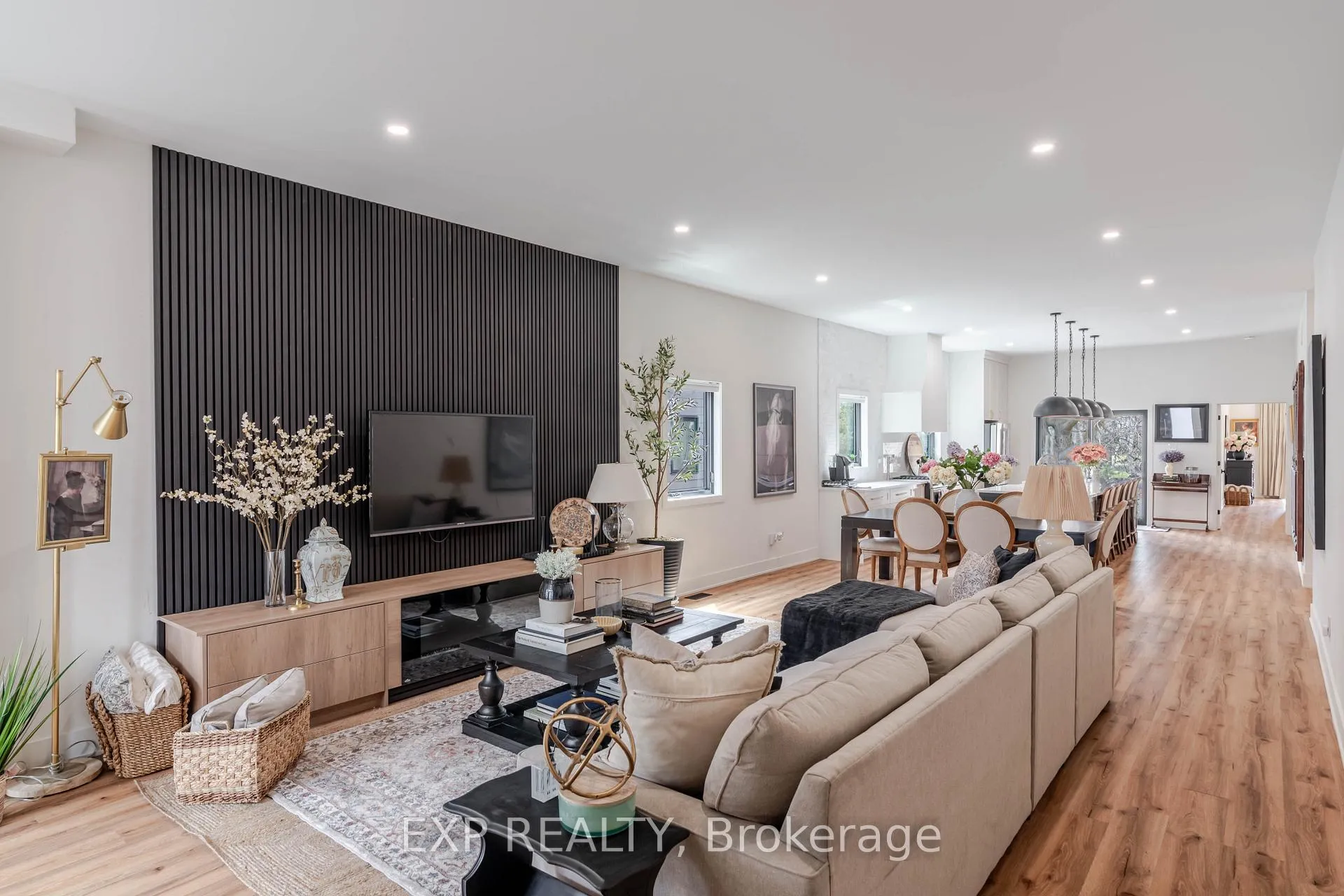 Photo 5 of 12A Viewmount Drive, Ottawa, Meadowlands/Crestview — HOMEH