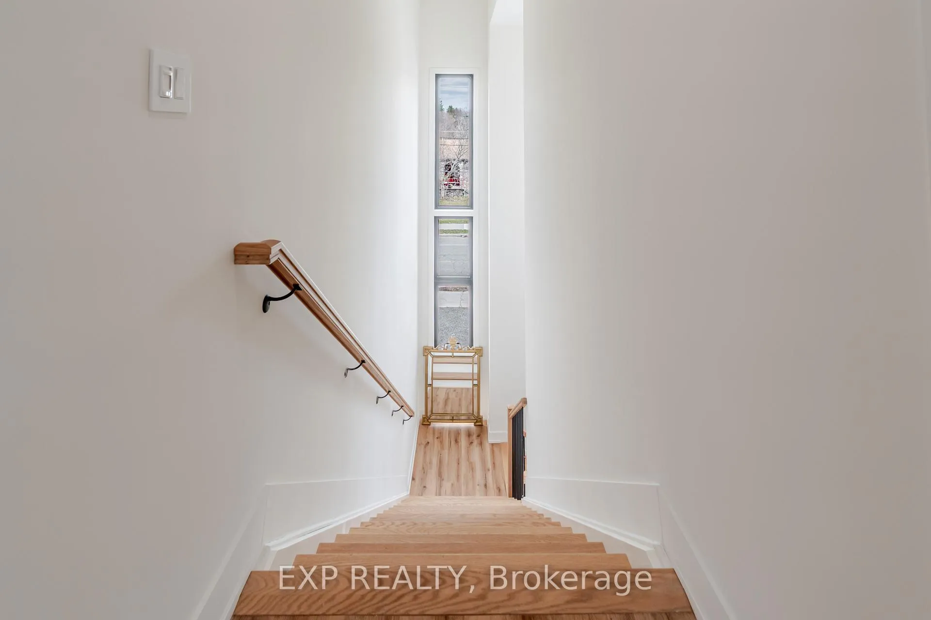 Photo 23 of 12A Viewmount Drive, Ottawa, Meadowlands/Crestview — HOMEH