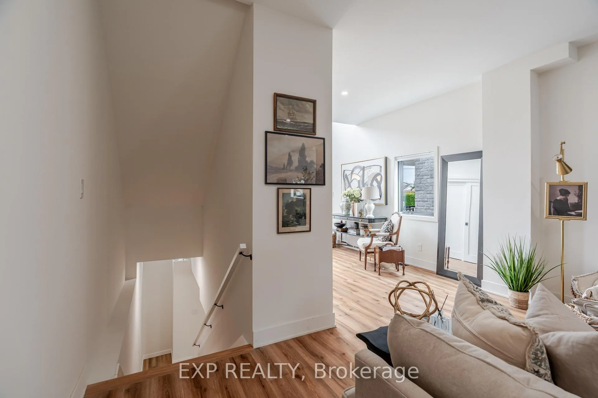 Photo 37 of 12A Viewmount Drive, Ottawa, Meadowlands/Crestview — HOMEH