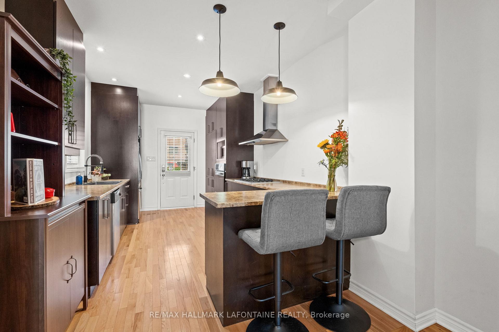Photo 12 of 339 St Patrick Street, Ottawa, Lower Town/Byward Market — HOMEH