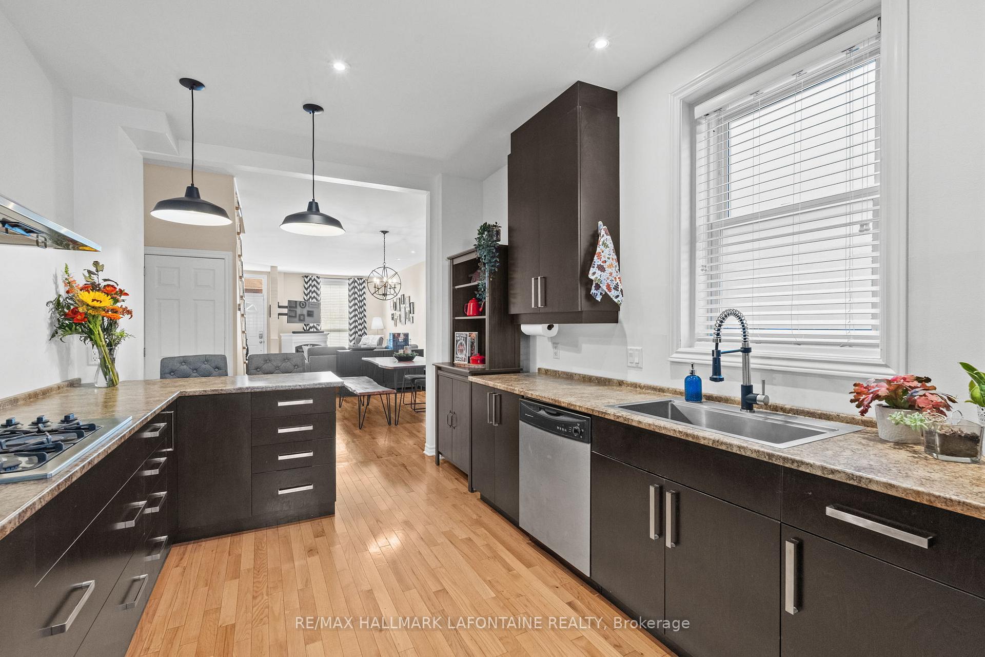 Photo 13 of 339 St Patrick Street, Ottawa, Lower Town/Byward Market — HOMEH