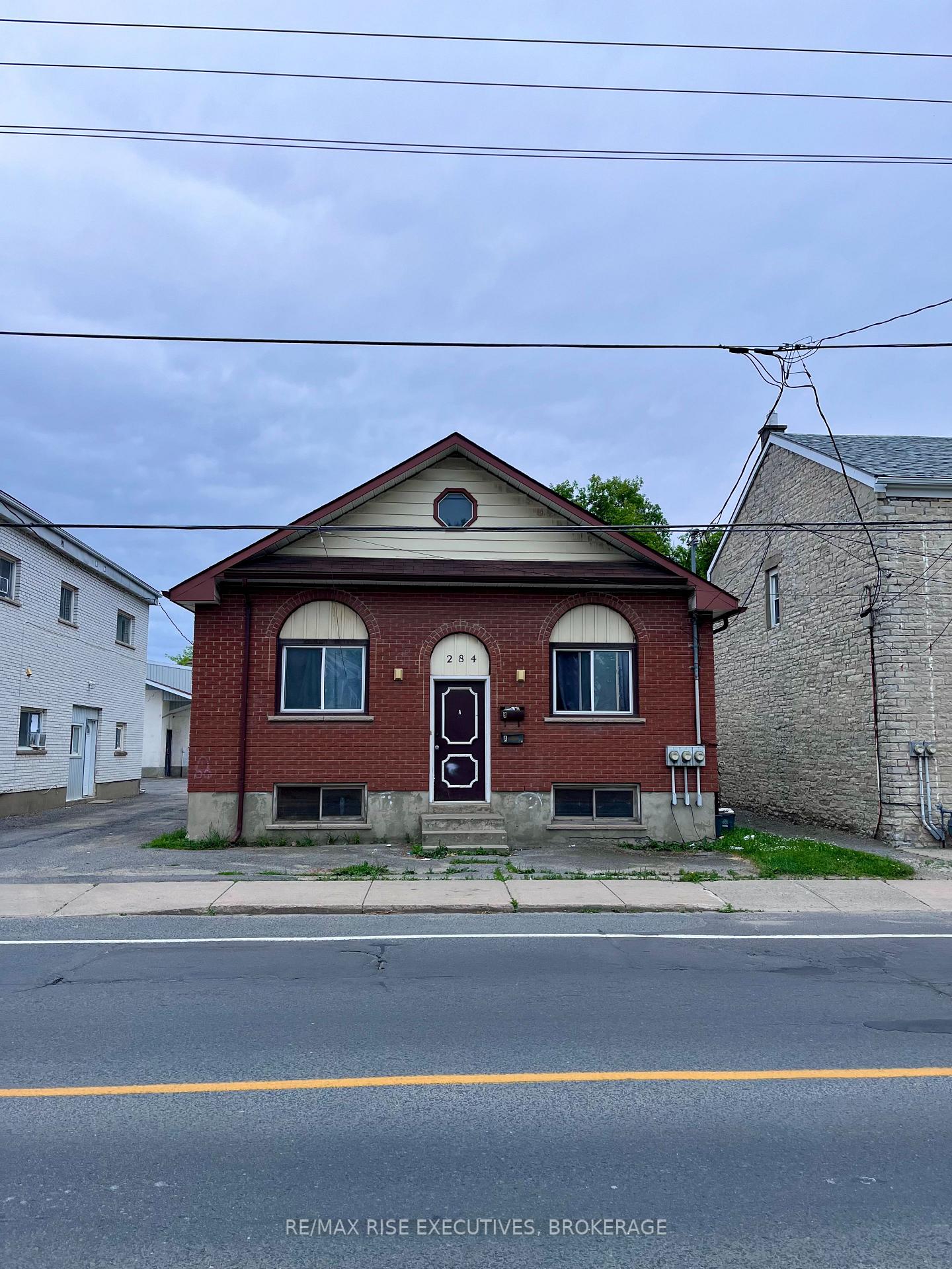 Front of Unit Unit 2 - Rear, 284 Montreal Street