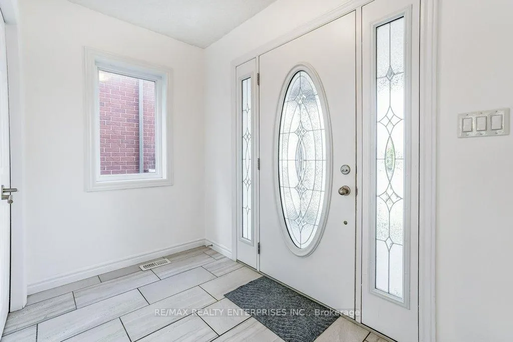 Photo 7 of 318 Old Huron Road N, Kitchener — HOMEH