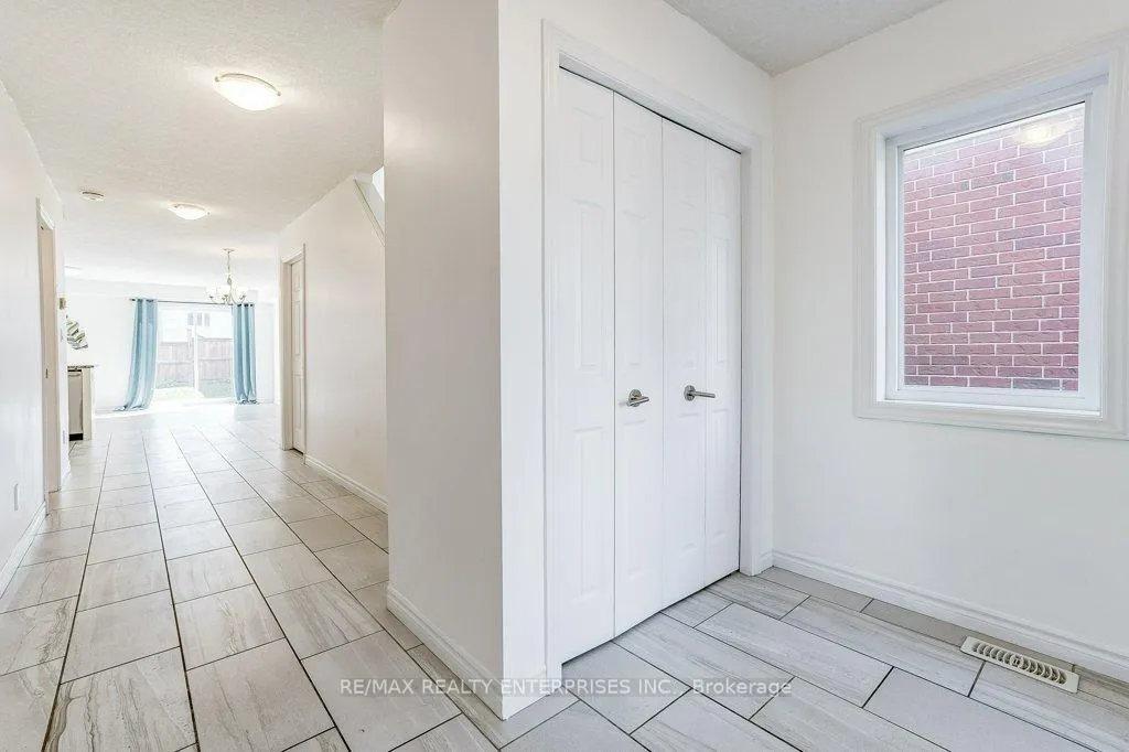 Photo 8 of 318 Old Huron Road N, Kitchener — HOMEH