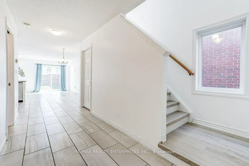 Photo 9 of 318 Old Huron Road N, Kitchener — HOMEH