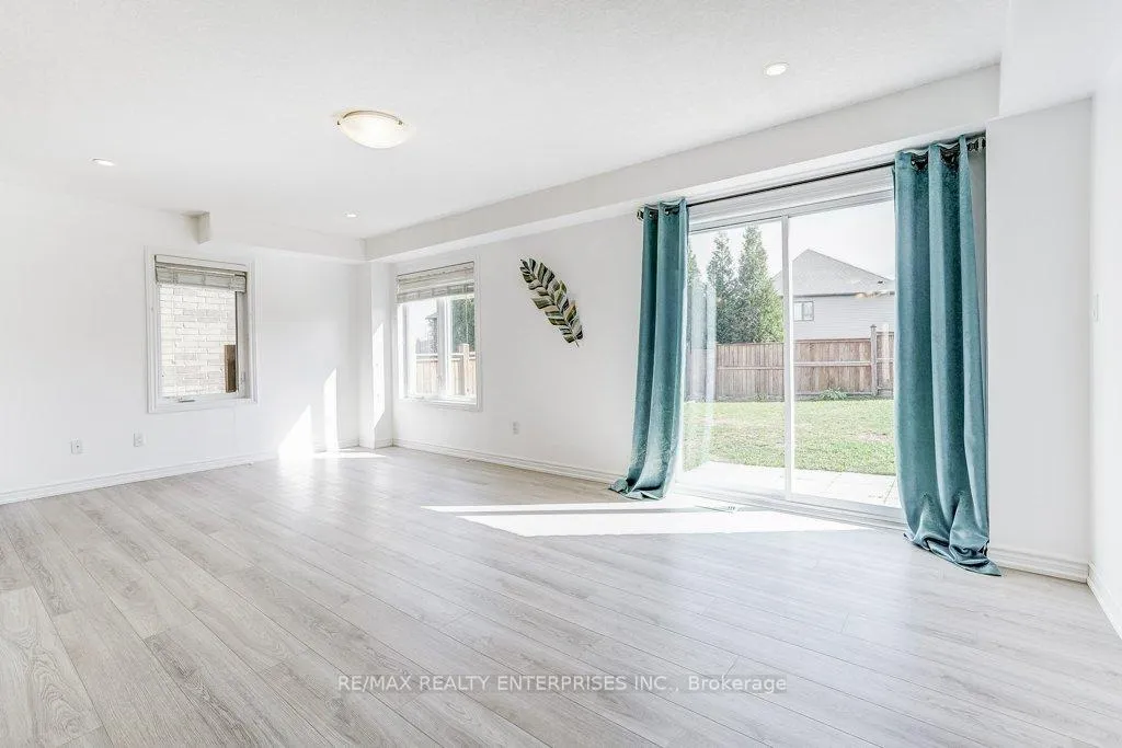 Photo 14 of 318 Old Huron Road N, Kitchener — HOMEH