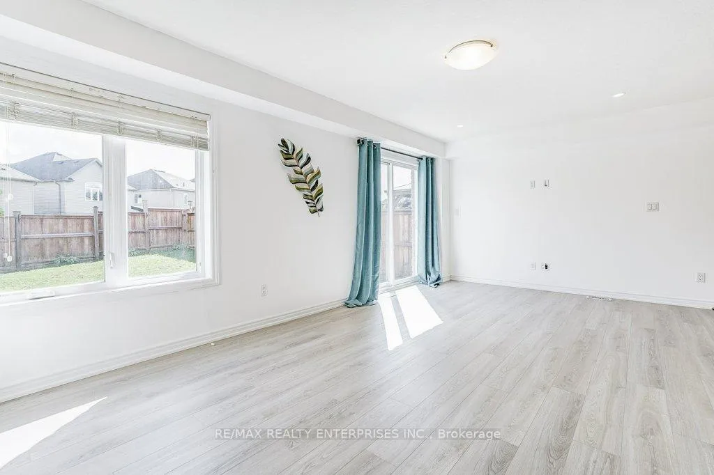 Photo 16 of 318 Old Huron Road N, Kitchener — HOMEH