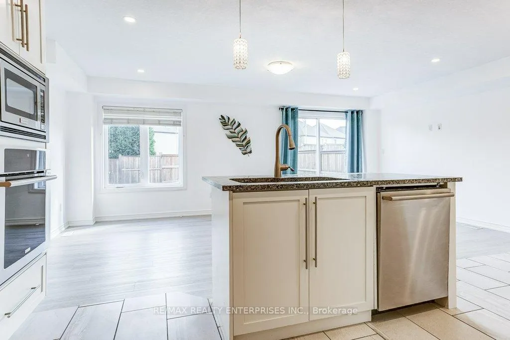 Photo 21 of 318 Old Huron Road N, Kitchener — HOMEH
