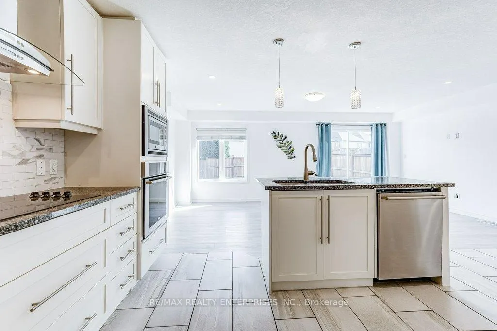 Photo 24 of 318 Old Huron Road N, Kitchener — HOMEH