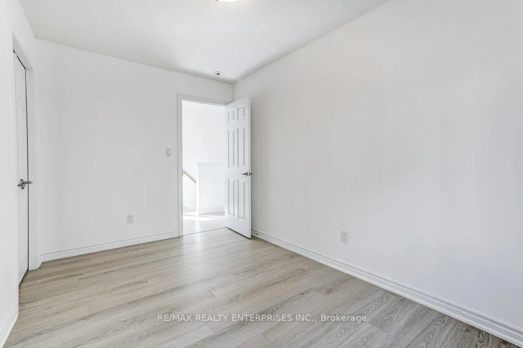 Photo 30 of 318 Old Huron Road N, Kitchener — HOMEH